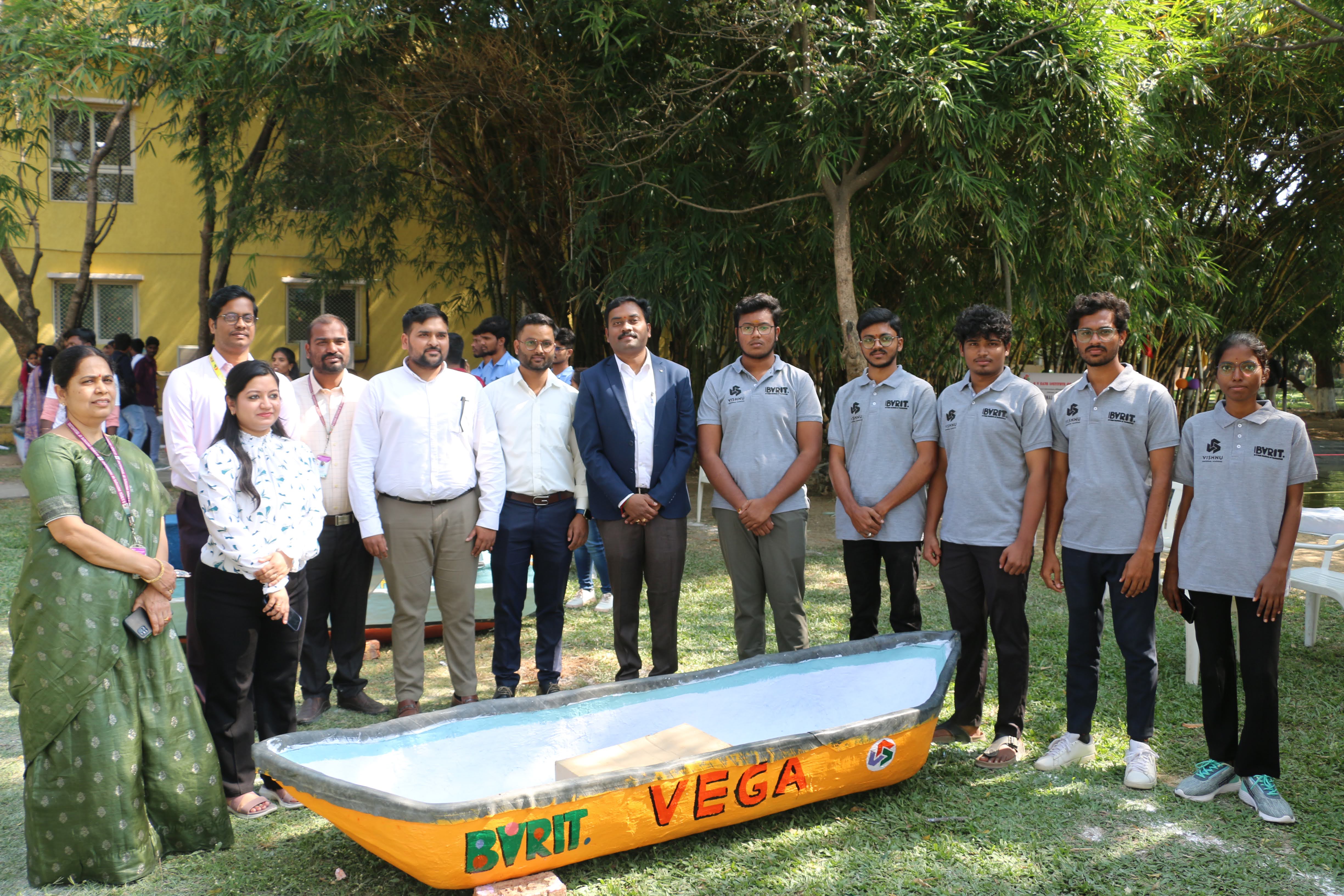 Vega Canoe